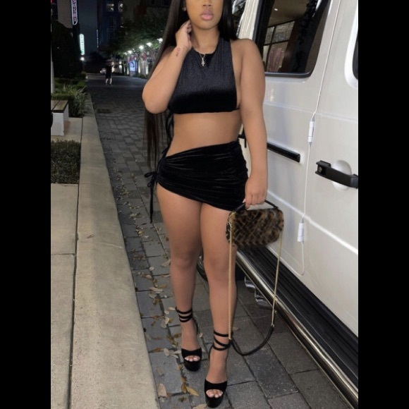 Unique Velvet New York Crop Open Sides Style Top & Ruched Drawstring Skirt 2pc - Picture 8 of 9